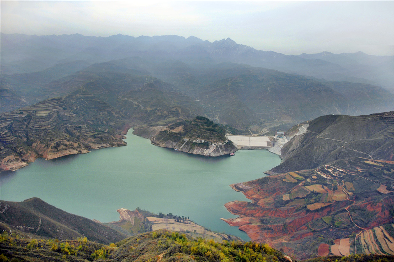 水库全景俯瞰.JPG