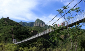 一渠绕群山，精神动天下——红旗渠